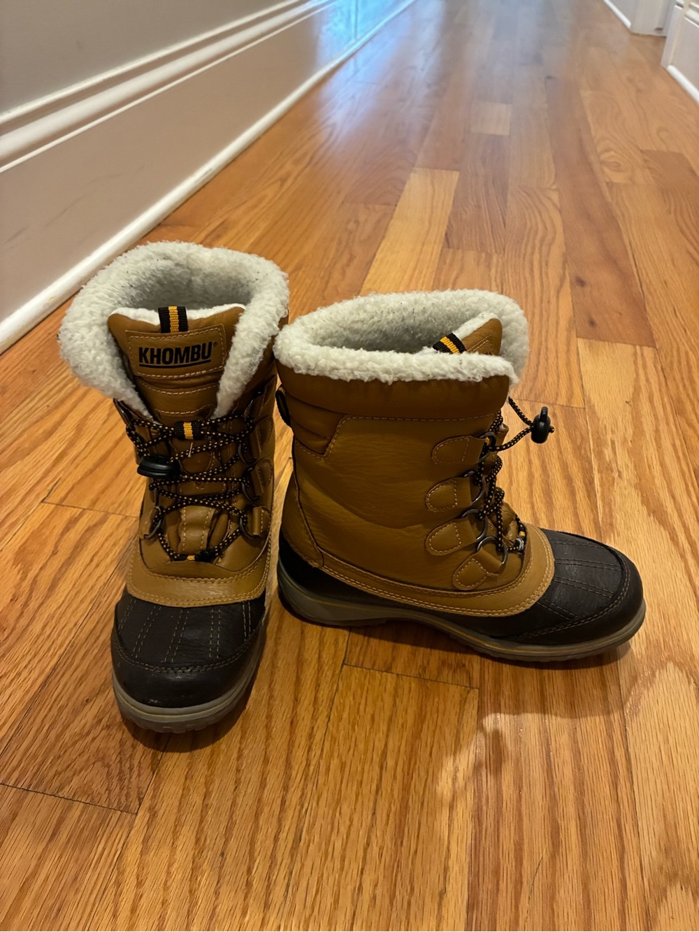 Khombu Tan and Black Cold-Weather Lace-Up Boots